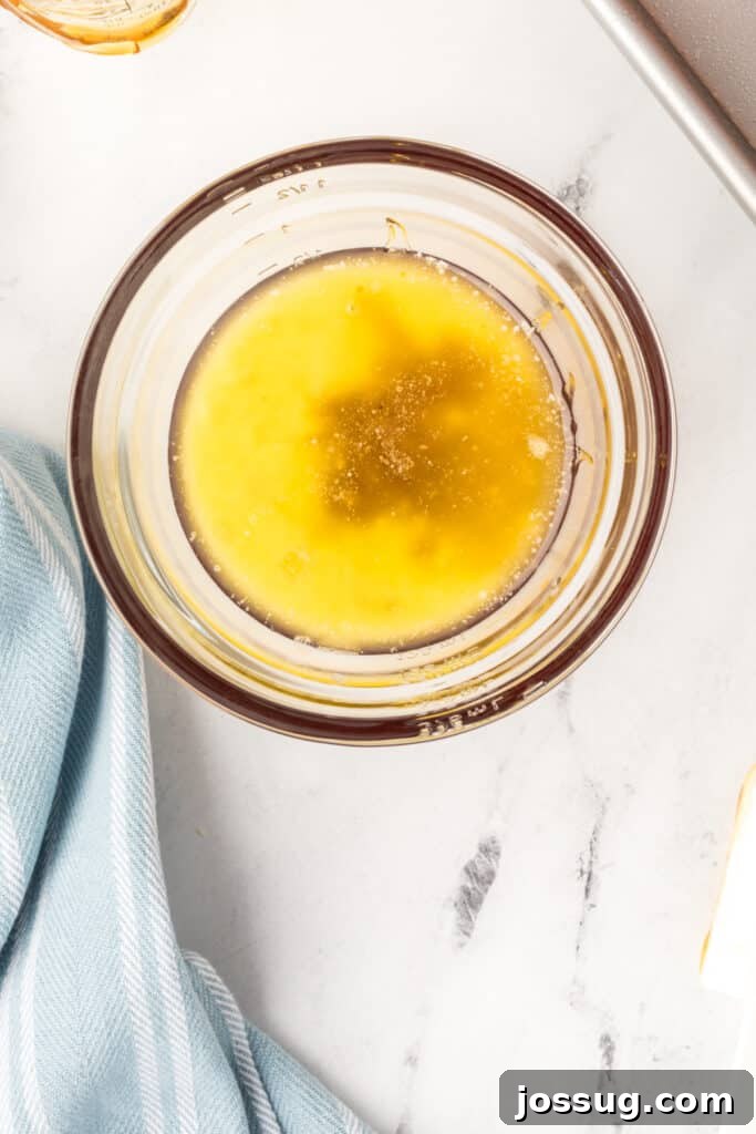 Combine the butter and honey until thoroughly mixed.