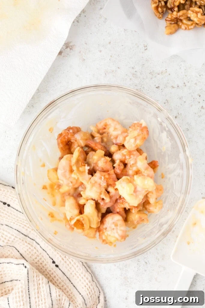 Crispy Honey Walnut Shrimp Recipe: Restaurant-Style at Home 17 Fried shrimp tossed in creamy honey sauce for Honey Walnut Shrimp