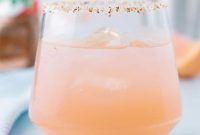 How to Make a Paloma Cocktail with Fresh Grapefruit Juice